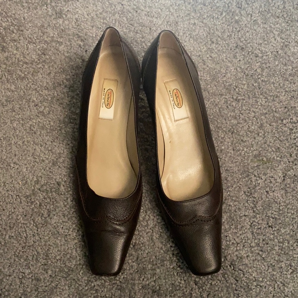 Talbots square Toe choc brown leather kitten heels wingtips pumps size 9N UC.